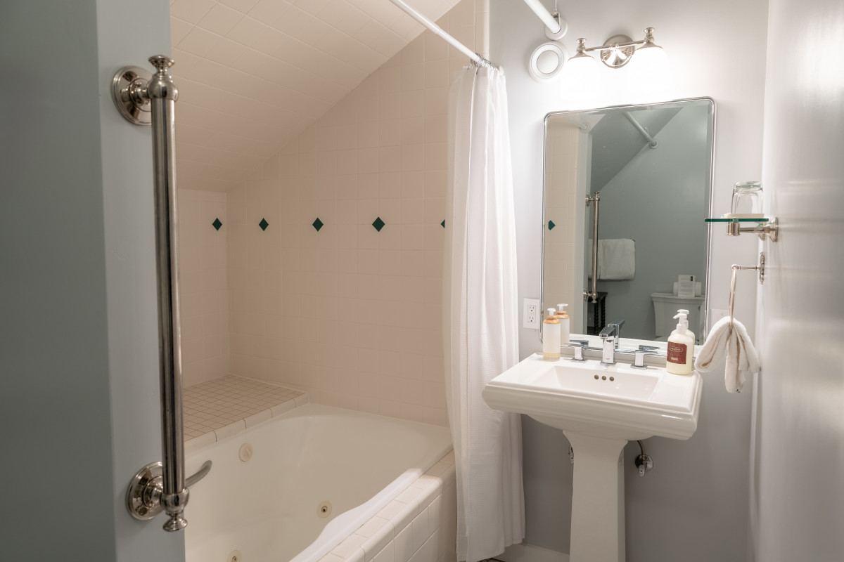 The Attic Suite Photo 7